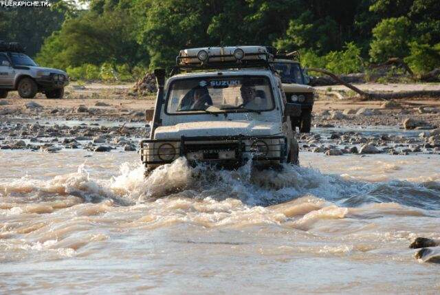 Suzuki Samurai, Bolivia 4x4